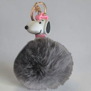 Snoopy Pom Pom Keychain Cute Plush Keychain Gray Fluffy Keyring Cartoon Dog Bag